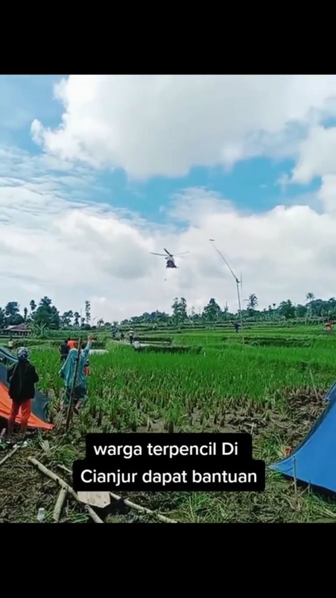 dapat bantuan dari helikopter begini antusiasme warga desa terpencil korban gempa cianjur