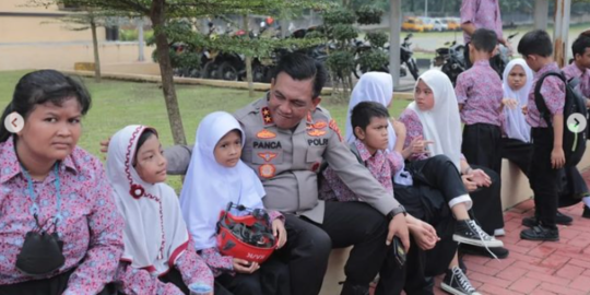 Kapolda Sumut Ajak Anak SLB Bermain di Taman Sabhara, Penuh Antusias