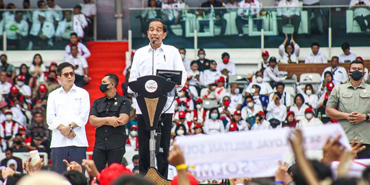 Pemimpin Mikirin Rakyat Rambutnya Berwarna Putih, Kode Jokowi Dukung Ganjar?