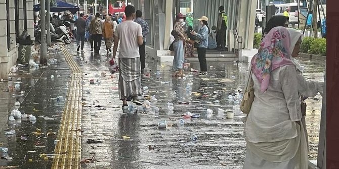 Acara Relawan Jokowi di GBK Tinggalkan 31 Ton Sampah