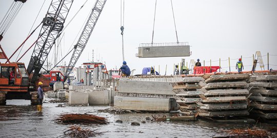 Memantau Pembangunan Dermaga Pelabuhan Muara Angke