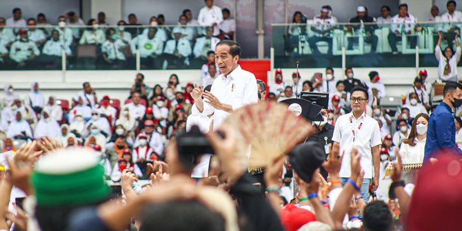 Sekjen PDIP Sebut Citra Jokowi Turun karena Hadiri Acara Relawan di GBK