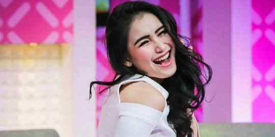 Ayu Ting Ting Bicara Soal Jodoh: Bukannya Gua Matre Apa Gimana Ya
