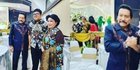Momen Anak Kombes Bhirawa Foto dengan Mertua Panglima TNI, Begini Posenya