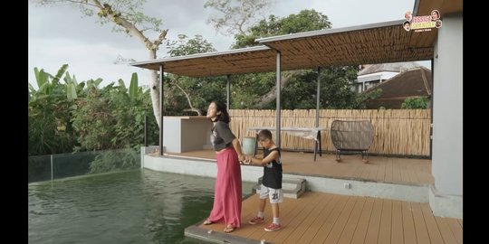 9 Potret Rumah Baru Jessica Iskandar di Bali yang Mewah dan Ada Air Mancurnya