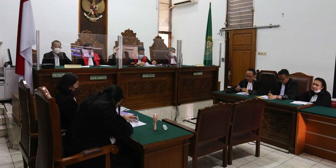 Hari Ini, Hakim PN Jaksel Bacakan Putusan Sela Petinggi ACT Ibnu Khajar-Hariyana