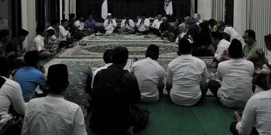 Susunan Tahlil dan Doa Singkat beserta Terjemahannya