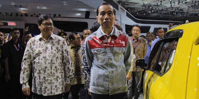 Charta Politika: 59,7 Persen Publik Setuju Jokowi Lakukan Reshuffle Kabinet