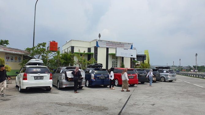 gathering nasional komunitas toyota wish 2022 di mojokerto jawa timur