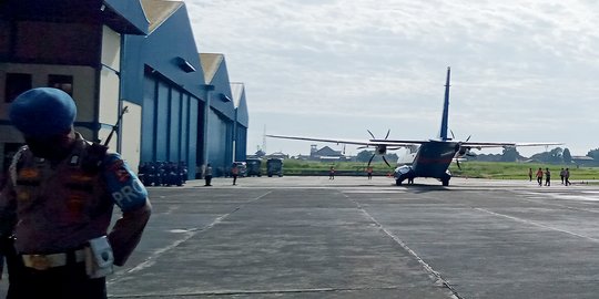 Dua Jenazah Korban Kecelakaan Helikopter Polri Tiba di Lapangan Terbang Pondok Cabe