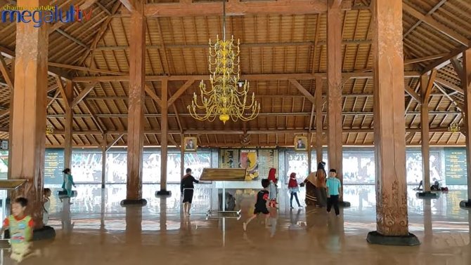 pendopo kuno ini saksi bisu gajah mada ucapkan sumpah palapa lestari hingga kini