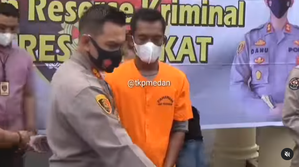 dua pria di stabat duel pakai sajam karena sakit hati