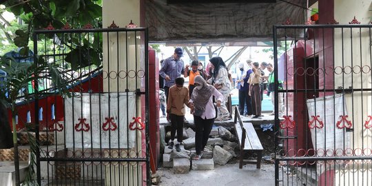 Wali Murid SDN Pondok Cina 1 Curhat ke Pemkot Depok sambil Berurai Air Mata