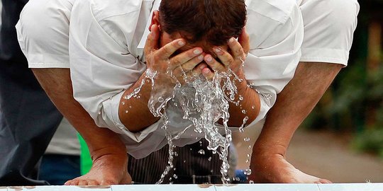 Doa Membasuh Muka Lengkap Latin dan Artinya, Perlu Dipahami