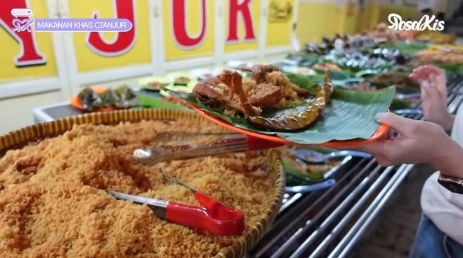 wanita korea cantik makan khas sunda bingung cara makan petai