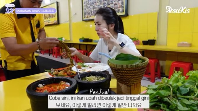 wanita korea cantik makan khas sunda bingung cara makan petai