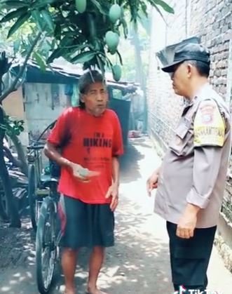 tukang becak asal madiun menolak blt dari pemerintah 039saya takut sekali pak039