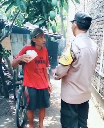 tukang becak asal madiun menolak blt dari pemerintah 039saya takut sekali pak039