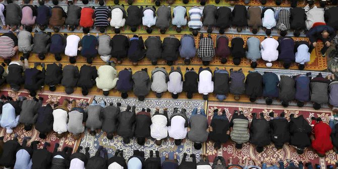 Penganut Muslim Naik 44 Persen di Inggris & Wales, Yang Tidak Beragama Juga Meningkat
