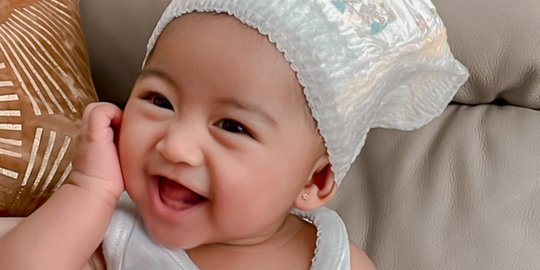 Beri Moana Mpasi di Usia 4 Bulan, Ria Ricis Beberkan Alasannya