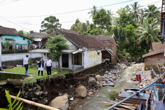 banyuwangi rekonstruksi 36 jembatan berbasis padat karya