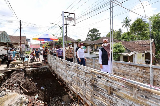 banyuwangi rekonstruksi 36 jembatan berbasis padat karya