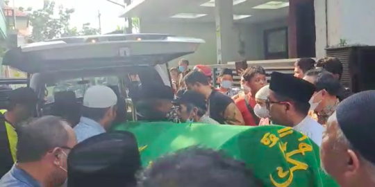 Ferry Mursyidan Baldan Dimakamkan di TPU Karet Bivak