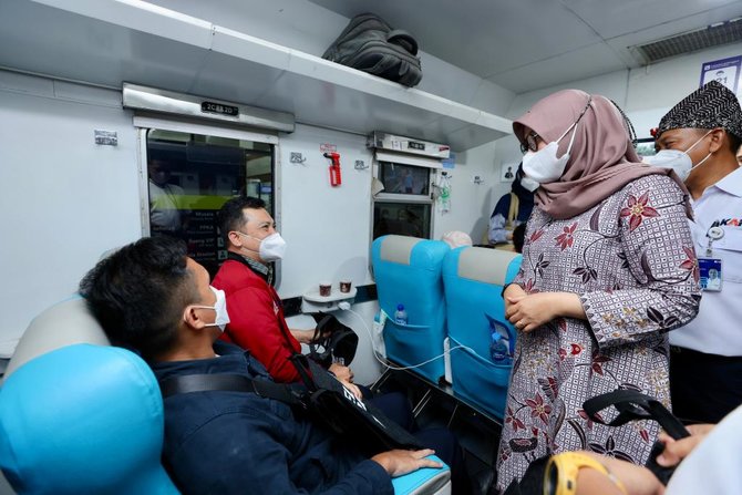 kereta api blambangan ekspress resmi beroperasikereta api blambangan ekspress resmi beroperasi