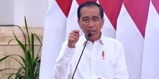 Jokowi Hadiri Puncak HUT ke-77 PGRI: Jangan Sampai Beri Pelajaran Usang ke Anak-Anak