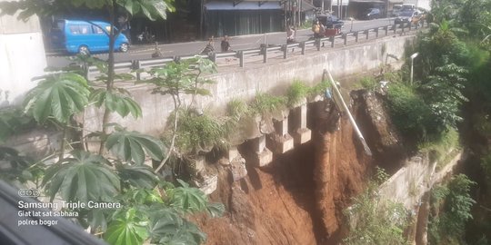 Jalan Raya Bogor-Sukabumi Terancam Ambles, Pengemudi Diminta Hati-Hati