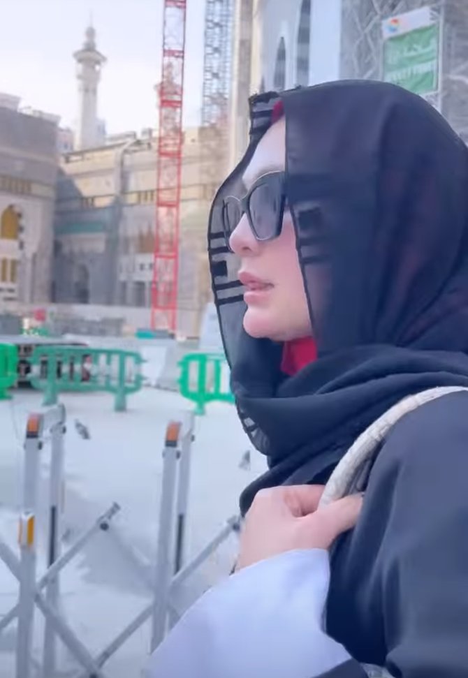 4 momen luna maya di jeddah hadiri acara festival film red sea hingga ke masjidil haram