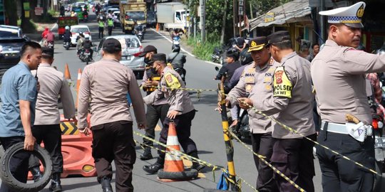 Polisi Terapkan Rekayasa Lalu Lintas Imbas Jalan Raya Bogor-Sukabumi Ambles