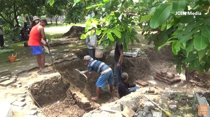 bangunan kuno majapahit ditemukan di bawah tanah rusak parah karena dijarahbangunan kuno majapahit ditemukan di bawah tanah rusak parah karena dijarah