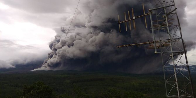 Usai Muntahkan Awan Panas, Gunung Semeru Naik Status jadi Awas