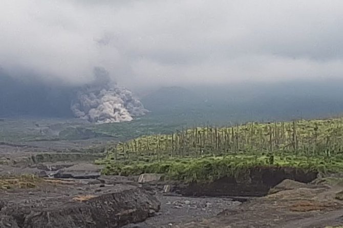 gunung semeru erupsi