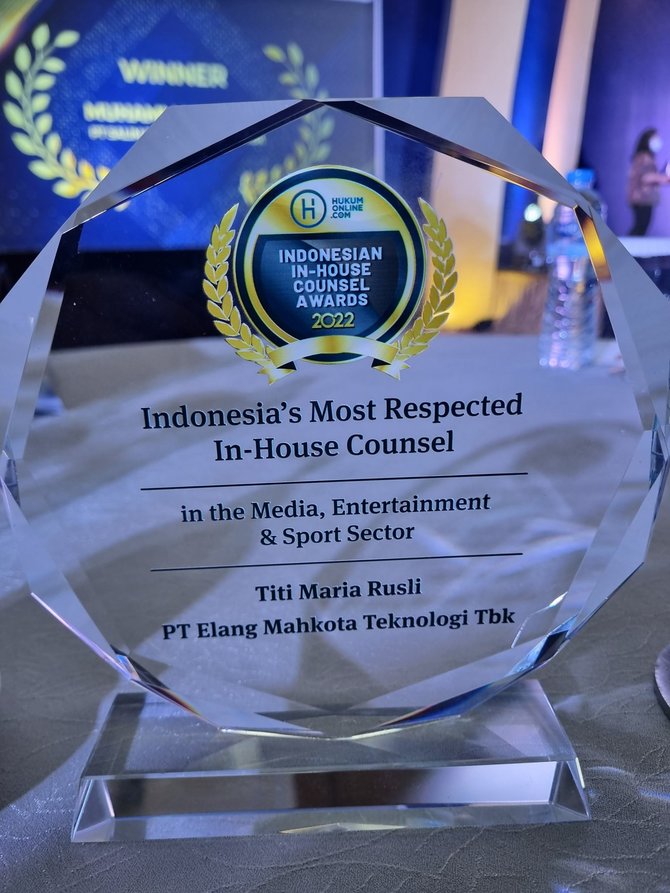 titi maria raih penghargaan indonesia most respected in house counsel