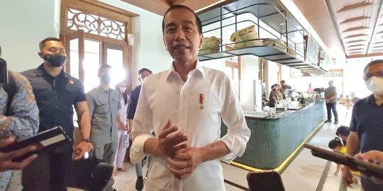 Canda Jokowi Ditanya Kaesang Tak Hadiri Rapat Panitia Pernikahan: Dipingit