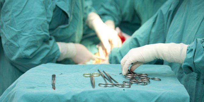 70 Menit Menegangkan Dokter Ahli Bedah Saraf Operasi Pasien Wajah Merot di RS JIH DIY