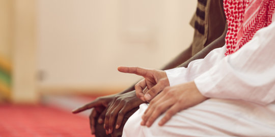 Cara Duduk di Antara Dua Sujud dan Bacaan Doanya, Umat Muslim Wajib Tahu