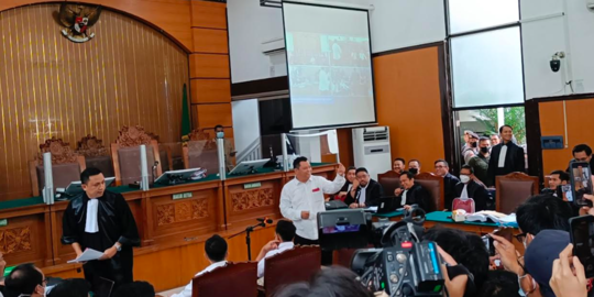 Tanda Cinta dari Kuat Ma'ruf di Sidang Pembunuhan Brigadir J