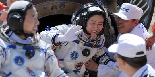 3 Astronot China Kembali ke Bumi Setelah 6 Bulan di Luar Angkasa, Begini Kondisinya