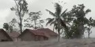 Gunung Semeru Kembali Erupsi, Begini Kondisi Salah Satu Dusun yang Tertimbun Abu