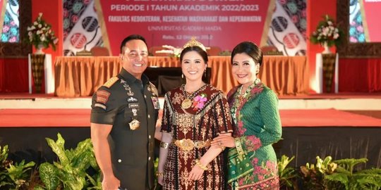 Panglima TNI Jenderal Andika & Istri Sampai Nangis Anak jadi Dokter Muda Lulusan UGM