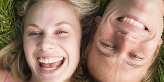 85 Kata Mutiara Romantis Lucu, Bisa Menyentuh Hati Namun Sesekali Tertawa Ngakak