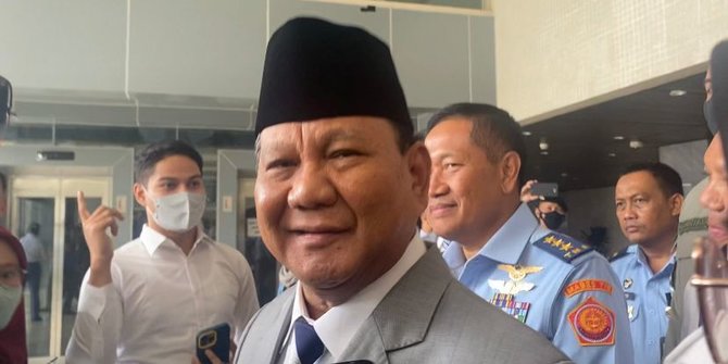 Tawa Prabowo Dengar Ajakan PKS Gabung Koalisi Perubahan