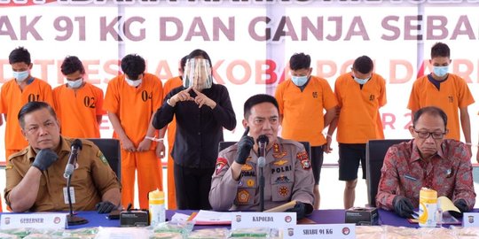 Tangkap 12 Penyelundup di Riau, Polisi Amankan 91 Kg Sabu dan 25 Kg Ganja