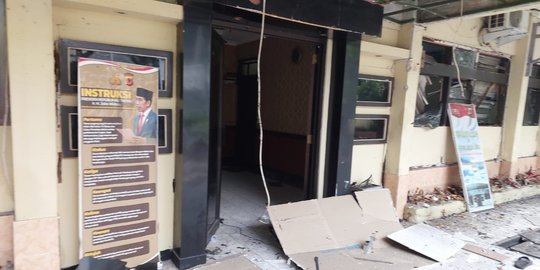 Kantor Polisi Astana Anyar Dikosongkan usai Terjadi Ledakan Bom Bunuh Diri