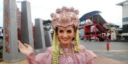 Bule Serbia Dipanggil Ceu Nena, Intip jadi Model Pengantin Sunda Cantik Banget