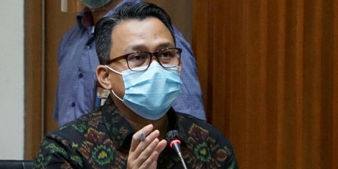 KPK Cecar Wakil Bupati Pamekasan Terkait Dokumen Bantuan Keuangan Pemprov Jatim