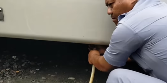 Jarang Banyak Orang Tahu, Begini Cara Pengisian Air Bersih Untuk Toilet Bus